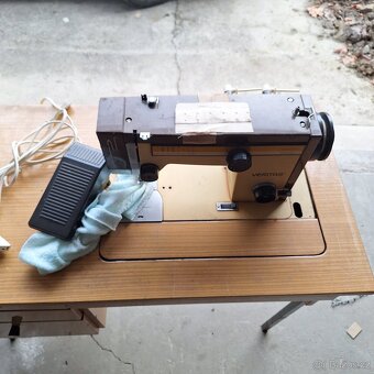 Daruji šicí stroj za odvoz - 2