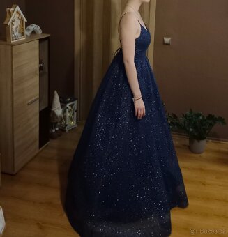 Maturitní šaty - tmavě modré se třpytkama - 2