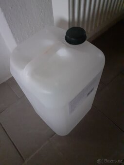 kanystry 25 l - cca 50 ks - 2