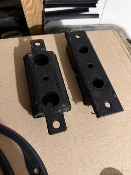 uložení motoru Gaz 69 M20 Pobieda - 2