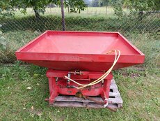 Rozmetadlo průmyslových hnojiv - 2