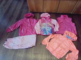 Set dívčího oblečení vel 122-128 - 2