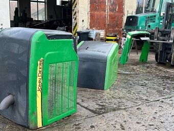 Kapoty na harvestor John Deere 1270E a John Deere 1470E - 2