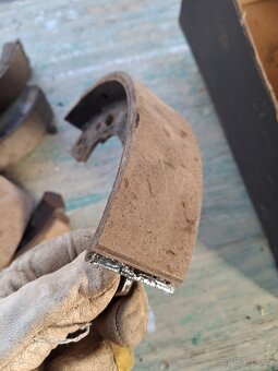 Š 1203 brzdové pakny - 2