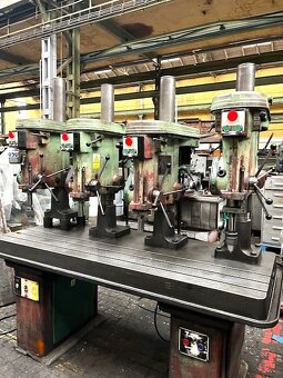 4vřetenová vrtačka V20A/4 - 2