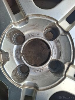 Elektrony Ford R15 - 2