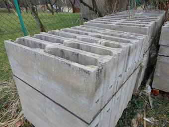 Prodám ztracené bednění velikost 20 - 2