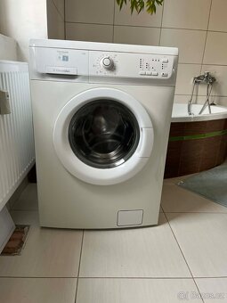 Pračka Electrolux funkční – levně - 2