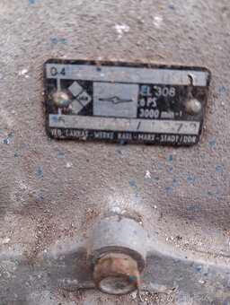 Dvoutaktní motor stabilní - 2