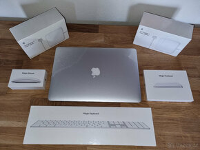 Apple MacBook Pro 15 - 2TB / i7/ 16GB/ Nové Příslušenctví - 2