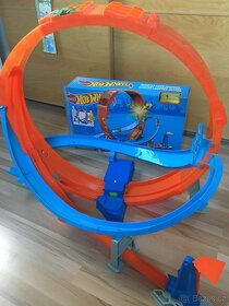 Hot wheels -autodráha se smyčkou vč.dopravy - 2