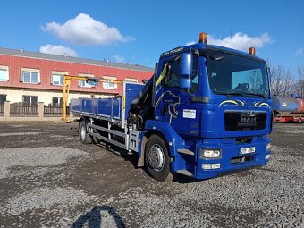 Valník s hydraulickým jeřábem HMF - 2