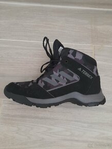 Boty trekové Adidas - 2