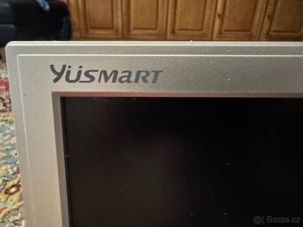 Monitor s klávesnicí - 2