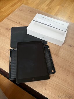 iPad 9 s krytem + apple pencil 1 - 2