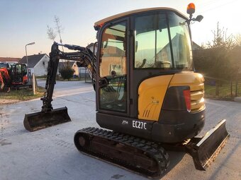 Pásový minibagr VOLVO EC27C - 2