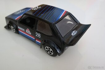 Model auta Wolksvsgen Golf GTI Polistil 1:40 - 2