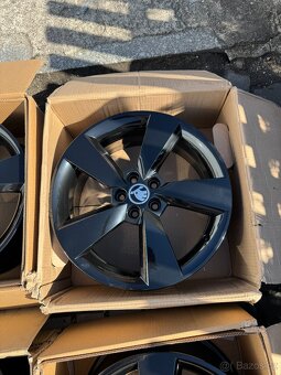 ORIGINÁL Alu Škoda Camelot R17, 5x100 - TOP STAV - 2
