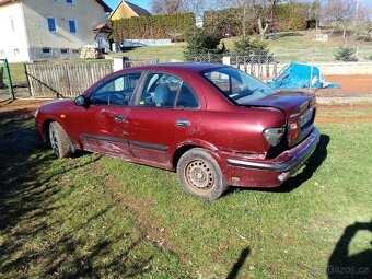 Nissan Almera 1.8 sedan - 2