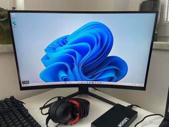 Herní set Lenovo Legion 5 + 27” monitor MSI + příslušenství - 2