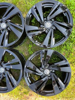 VW Touareg 3 R20 - model "Nevada" - 2