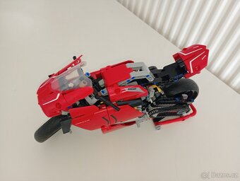 LEGO Technic 42107 Ducati Panigale V4 R - 2