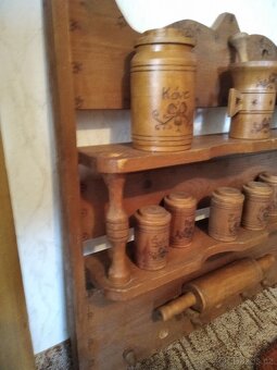 Polička vyřezávaná - 2