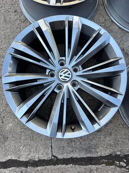 VW Passat B8 FL Liverpool R line alu kola - 2