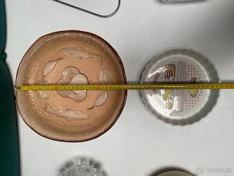 Mix dekorativních předmětů – sklo, keramika, stojan na víno - 2