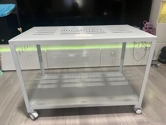 Prodam novou krasnou klec pro krecky. ubikace - 2