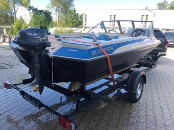 Loď Glastron Barcelona 8446 s vozíkem a motorem 4kw, 6 osob - 2