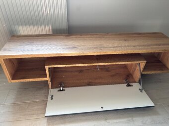 Skříň pod TV - 2
