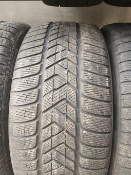 Sada zimních pneu 255/45/20.Pirelli. - 2