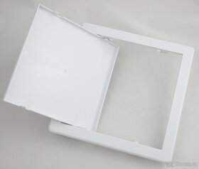 Montážní plastová dvířka bílá 200 × 200 mm - 2