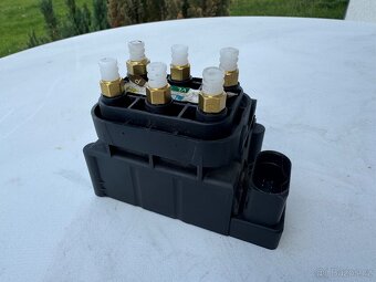 Mercedes-Benz rozdělovač vzduchu - 2