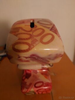 Prodám Keramickou pokladničku ve tvaru Euro. - 2
