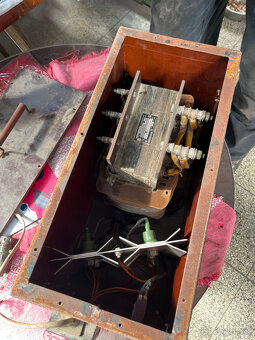 TRAFO S USMĚRŇOVAČEM 2000W - 2