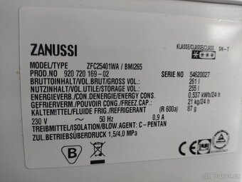 PULTOVÝ MRAZÁK ZANUSSI - 2