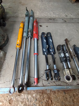hydraulické pístnice - 2