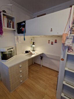 Postel s psacim stolem Ikea - 2