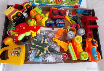 Konvolut hraček + puzzle - 2