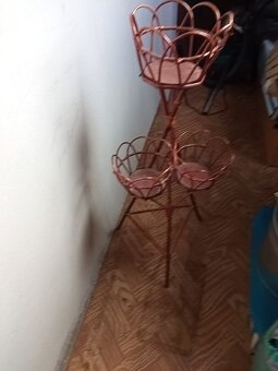 Stolek na květiny - 2