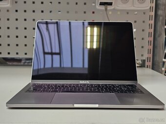Apple MacBook Pro 13" (2017, Touch Bar, 4× Thunderbolt 3) - 2