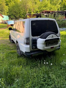Mitsubishi Pajero - 2