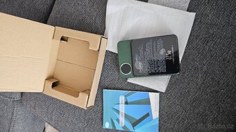 MagSafe Powerbanka s LCD displejem 22,5W - 2