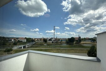 Pronájem bytu 2+kk • 44 m², Na Výsluní 2285, Staré Město - 2