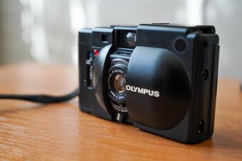 Olympus XA + blesk A11 - 2