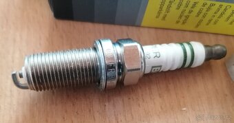Zapalovací svíčky Bosch 0242229630 - 2
