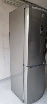 Lednice s mrazákem INDESIT - NO FROST, kombinovaná, - 2