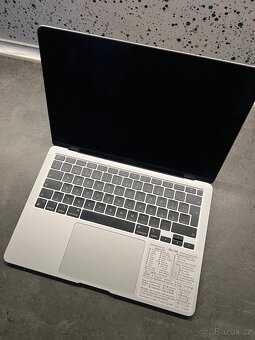 MacBook Air M1 (2020) – 8 GB / 256 GB SSD – TOP STAV - 2